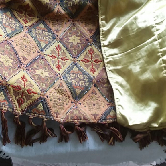 coverlet by pier one beaded - Picture 2 of 2